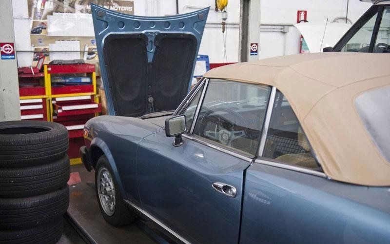 riparazione auto d'epoca