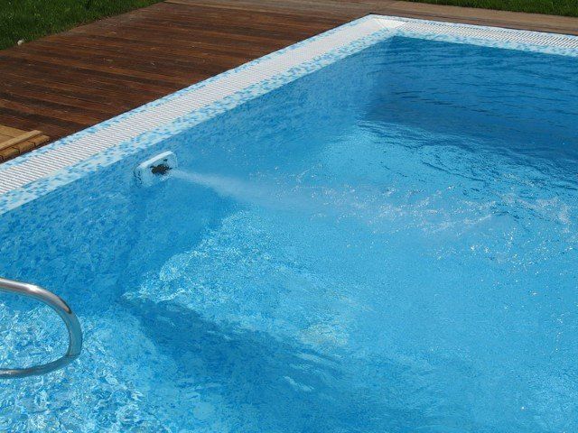 Piscina di una villa con giochi d'acqua