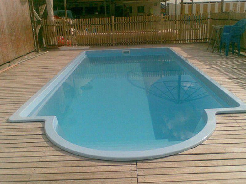 piscina monoblocco interrata