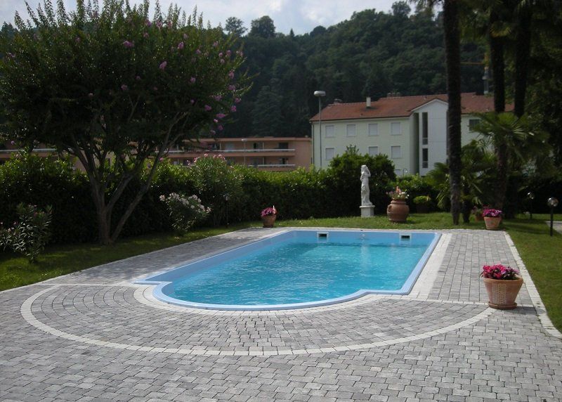 piscina monoblocco vetroresina interrata