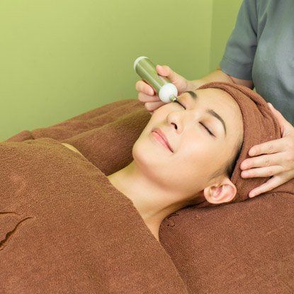 Livenwell Health Spa, 活泉經絡美療養生館,去黑眼圈眼袋專門店,去眼袋,去黑眼圈,眼袋,黑眼圈,黑眼圈治療方法,去水腫,通淋巴,失眠,通經絡,銅鑼灣通淋巴,尖沙咀通淋巴，祛黑眼圈