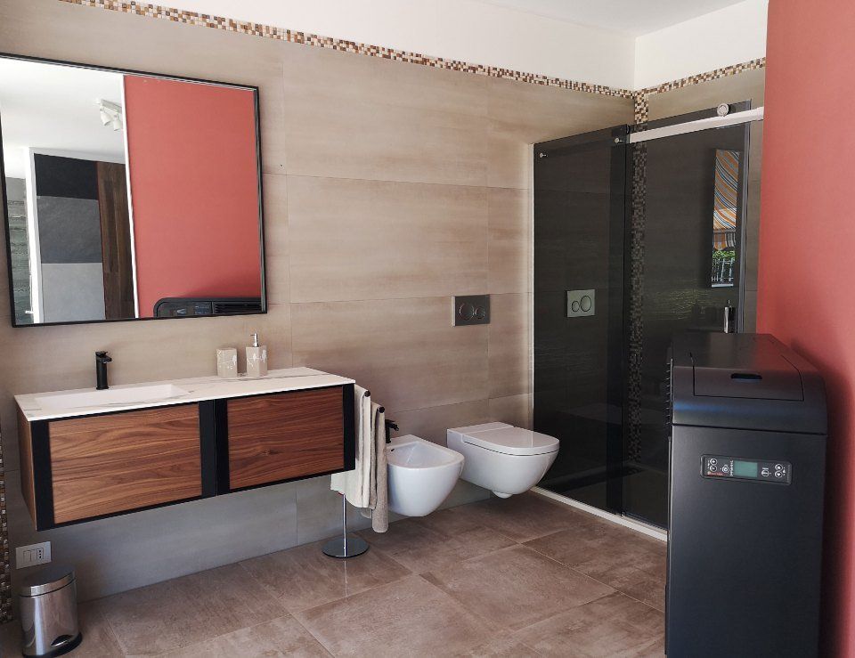 vista bagno moderno con mobile lavello sospeso