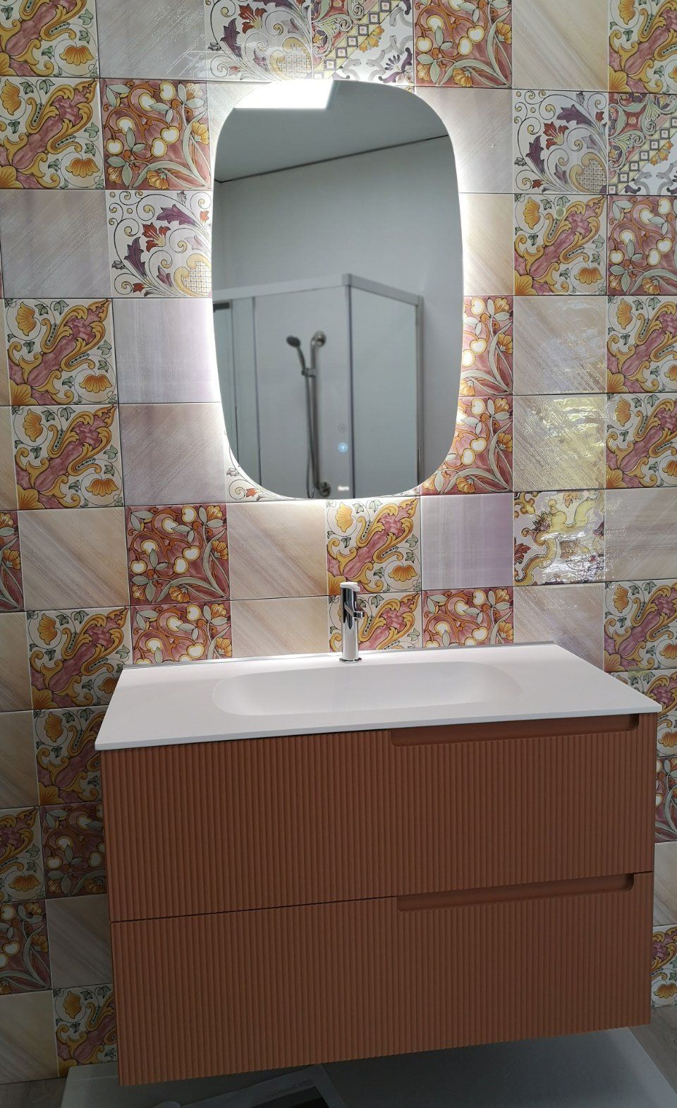 mobile bagno con specchio ovale