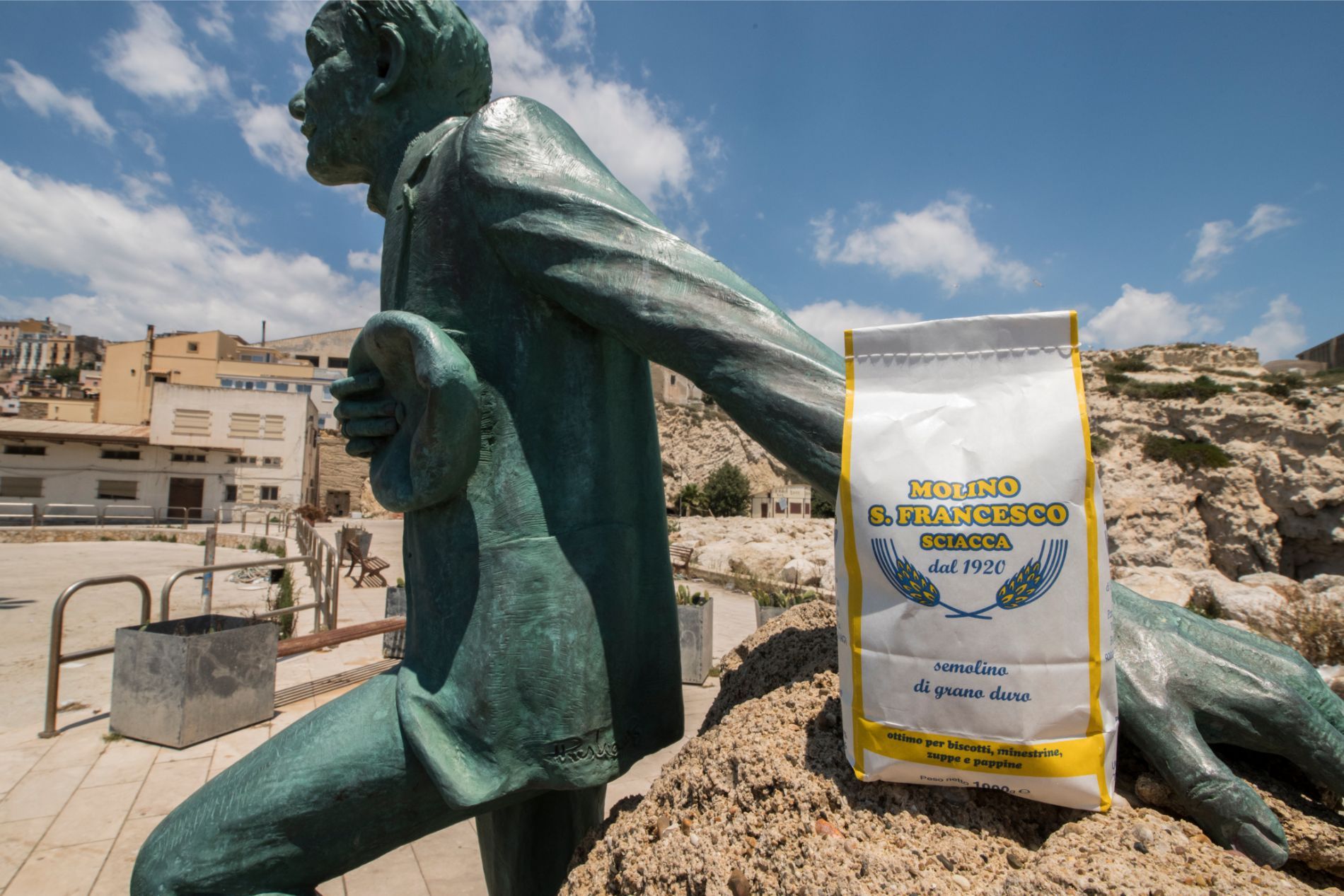 Statua e farina