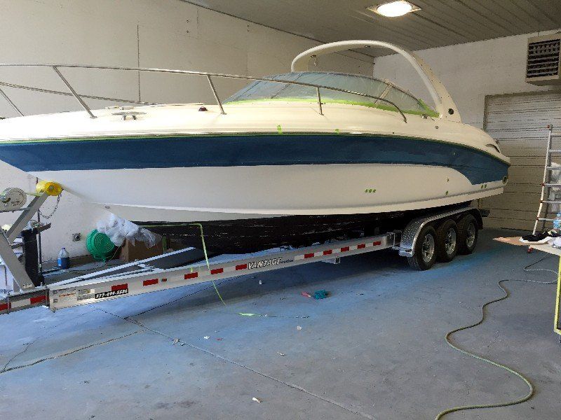A 2002 Sea Ray is given a 2014 Sea Ray color scheme