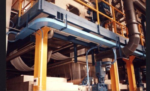 Impianto industriale con tubazioni