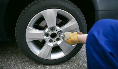 car tyre fixing
