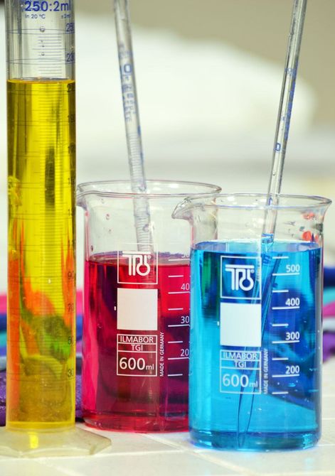 Test tubes with different dyes