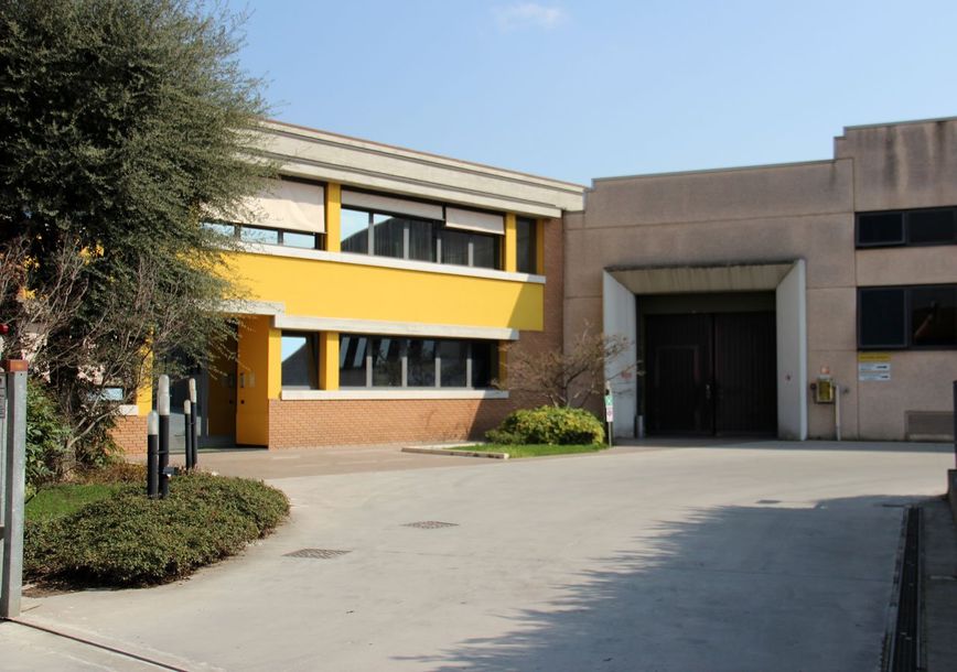 Exterior dyeworks