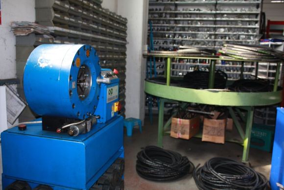 magazzino pezzi di racambio auto