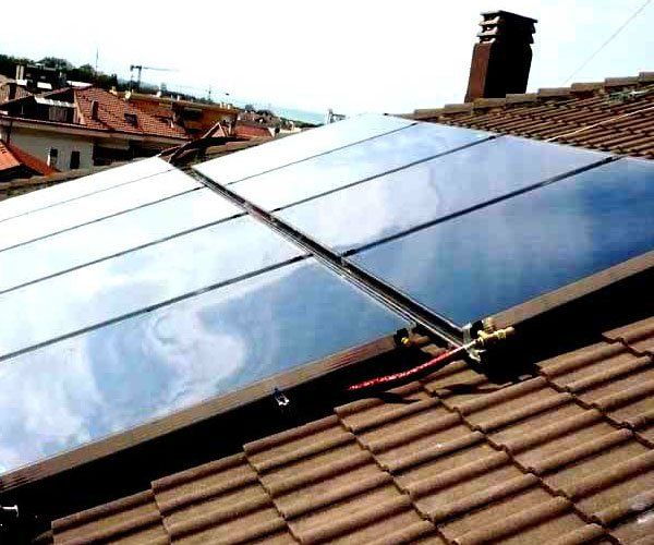 serie di pannelli fotovoltaici