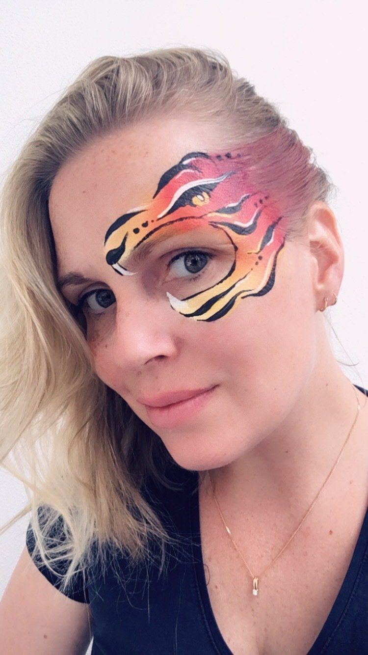 Kindervermaak schminken door Vanja Glitter & Schmink voor feest en evenement in Emmen, Assen, Groningen, Hoogeveen, Drenthe en Groningen