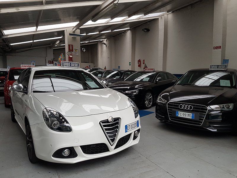concessionaria di auto Alfa Romeo e Audi
