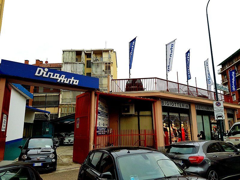 concessionaria di auto nuove e usate