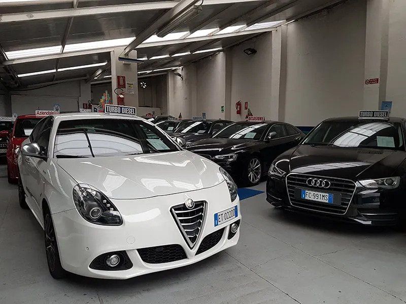 concessionaria di automobili nuove
