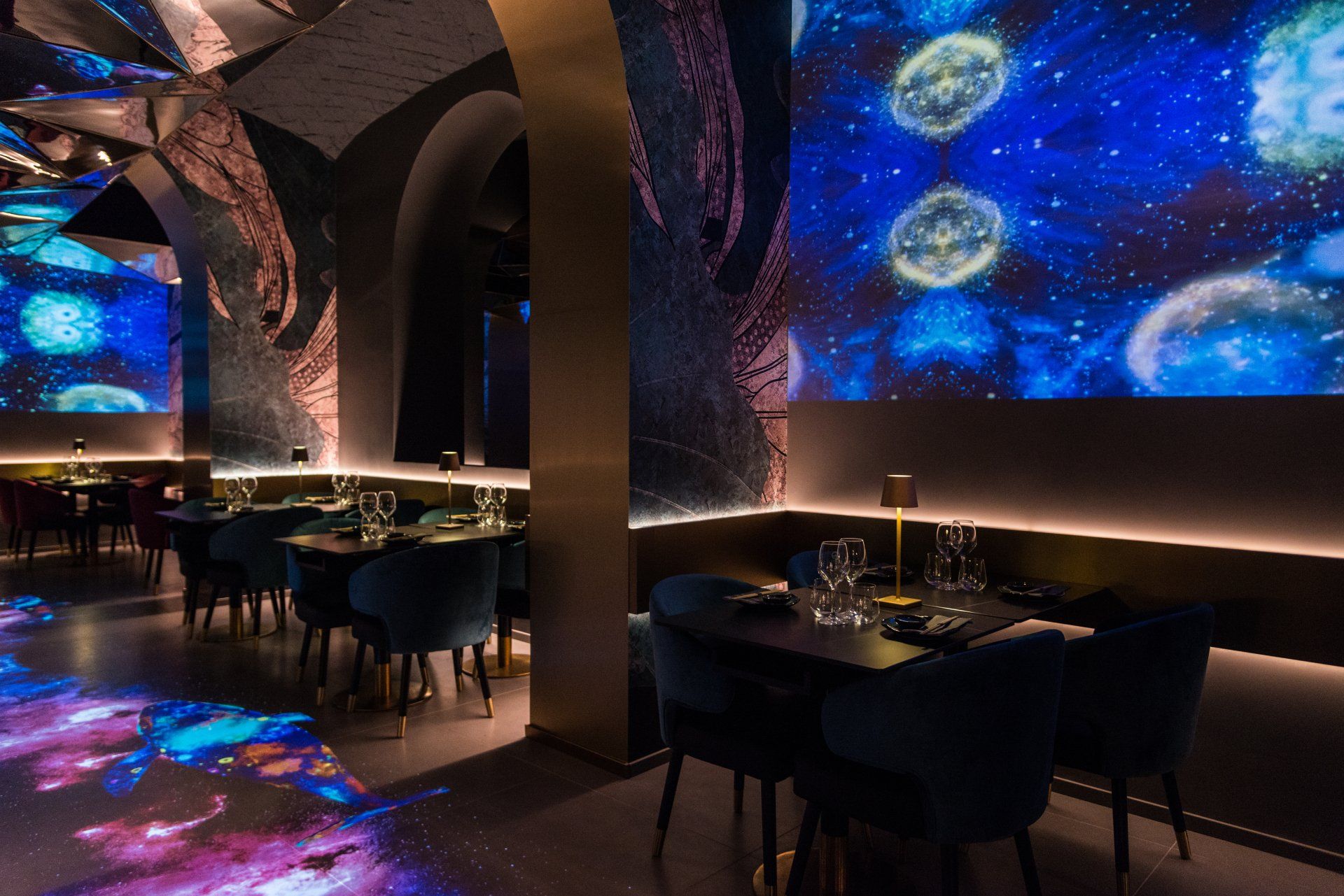 Interni del locale Mizu Sushi a Roma