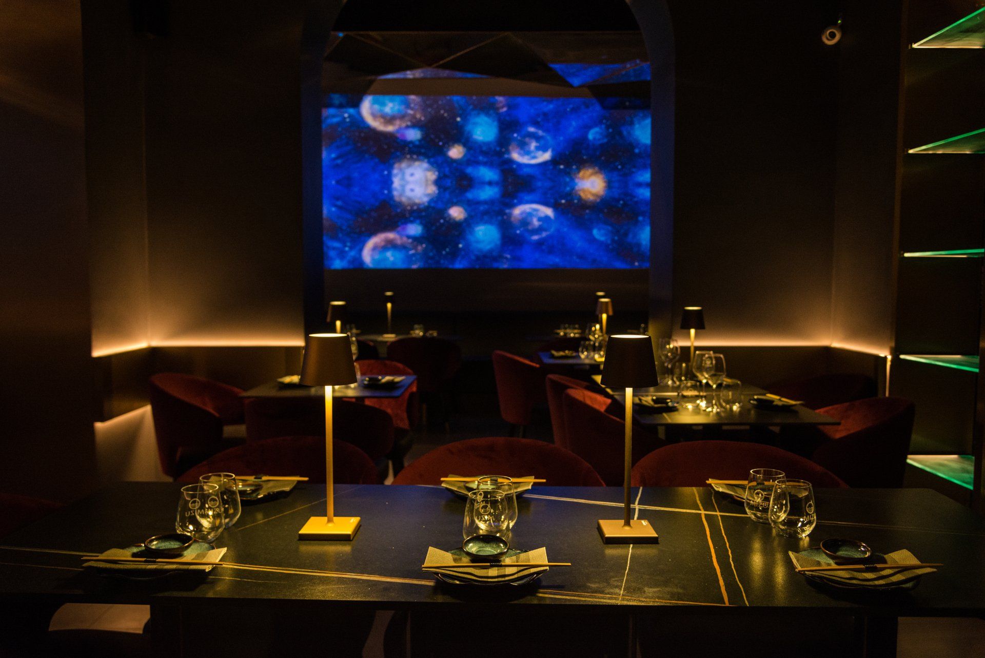 Interni del locale Mizu Sushi a Roma