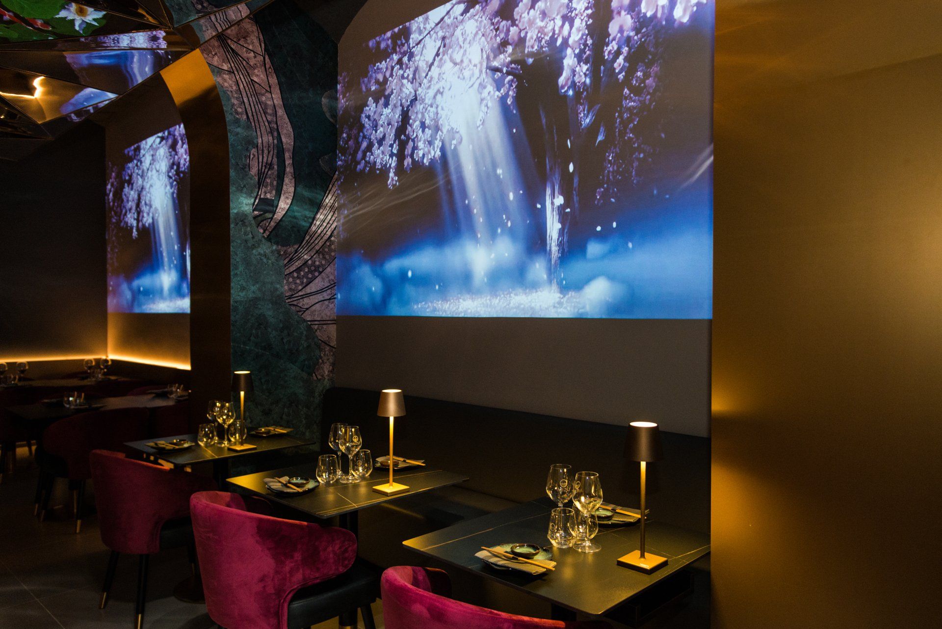 Interni del locale Mizu Sushi a Roma