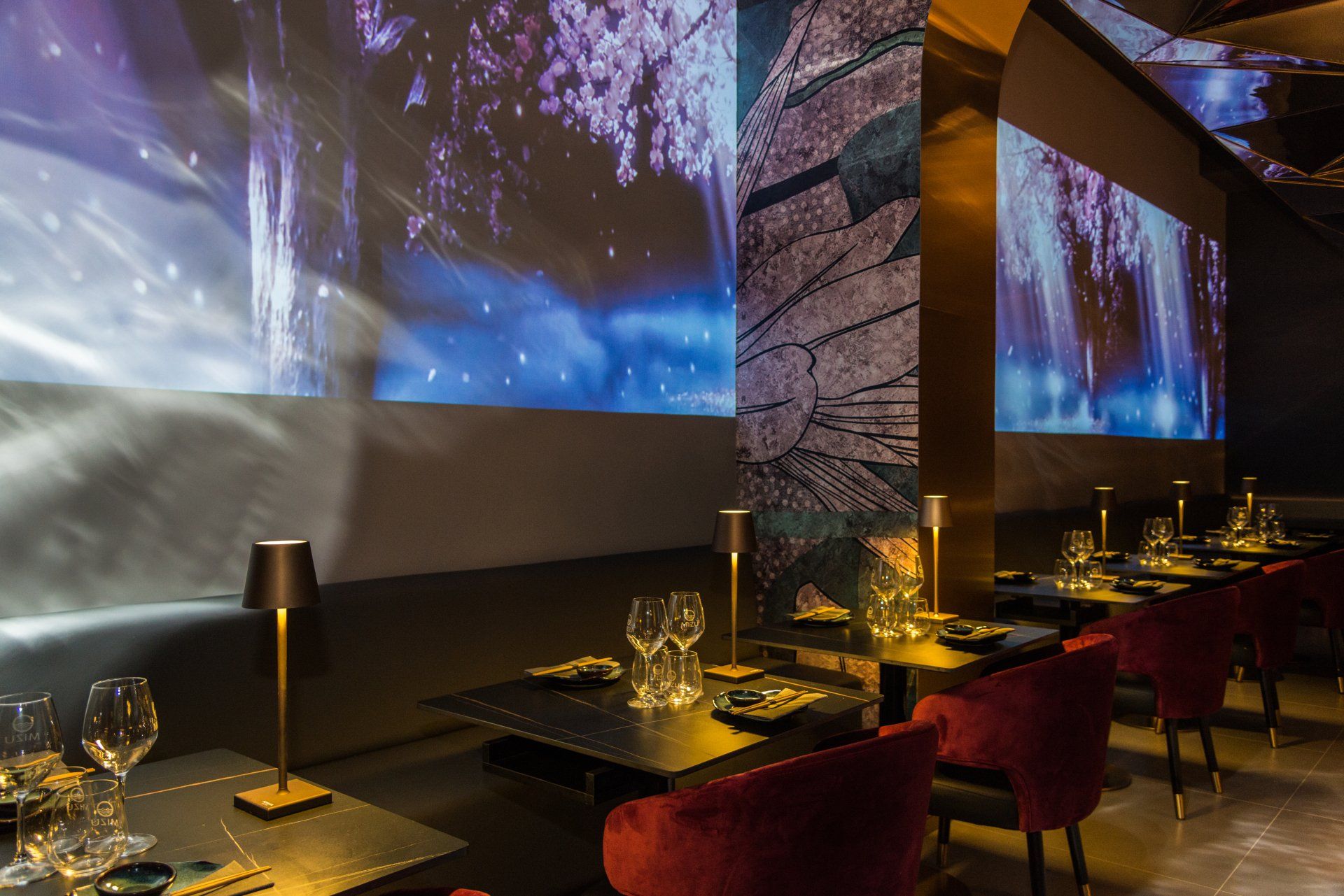 Interni del locale Mizu Sushi a Roma