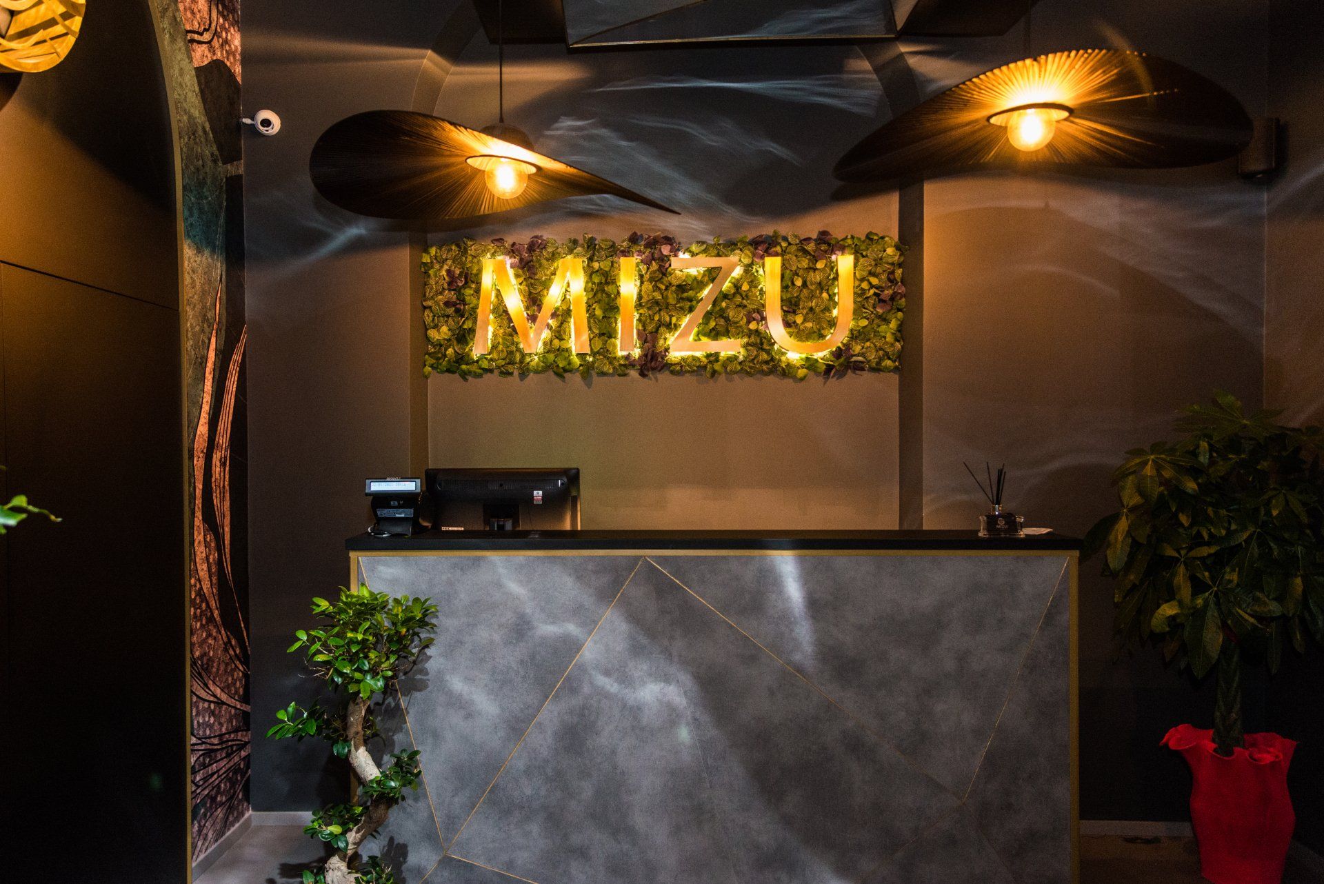 Interni del locale Mizu Sushi a Roma