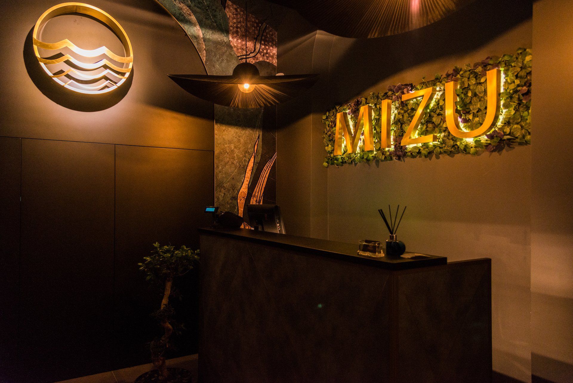 Interni del locale Mizu Sushi a Roma