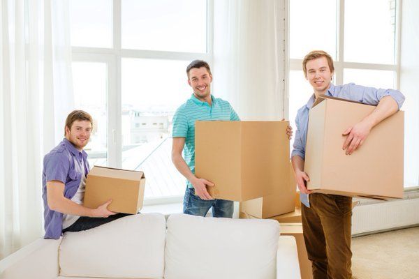 friends moving into apartment