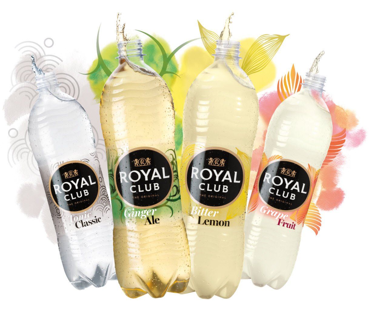 Diverse flesjes frisdrank met Royal Club-smaak in wit, goud en roze op een witte achtergrond.