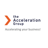 Het logo van The Acceleration Group met een oranje pijl en de slogan 