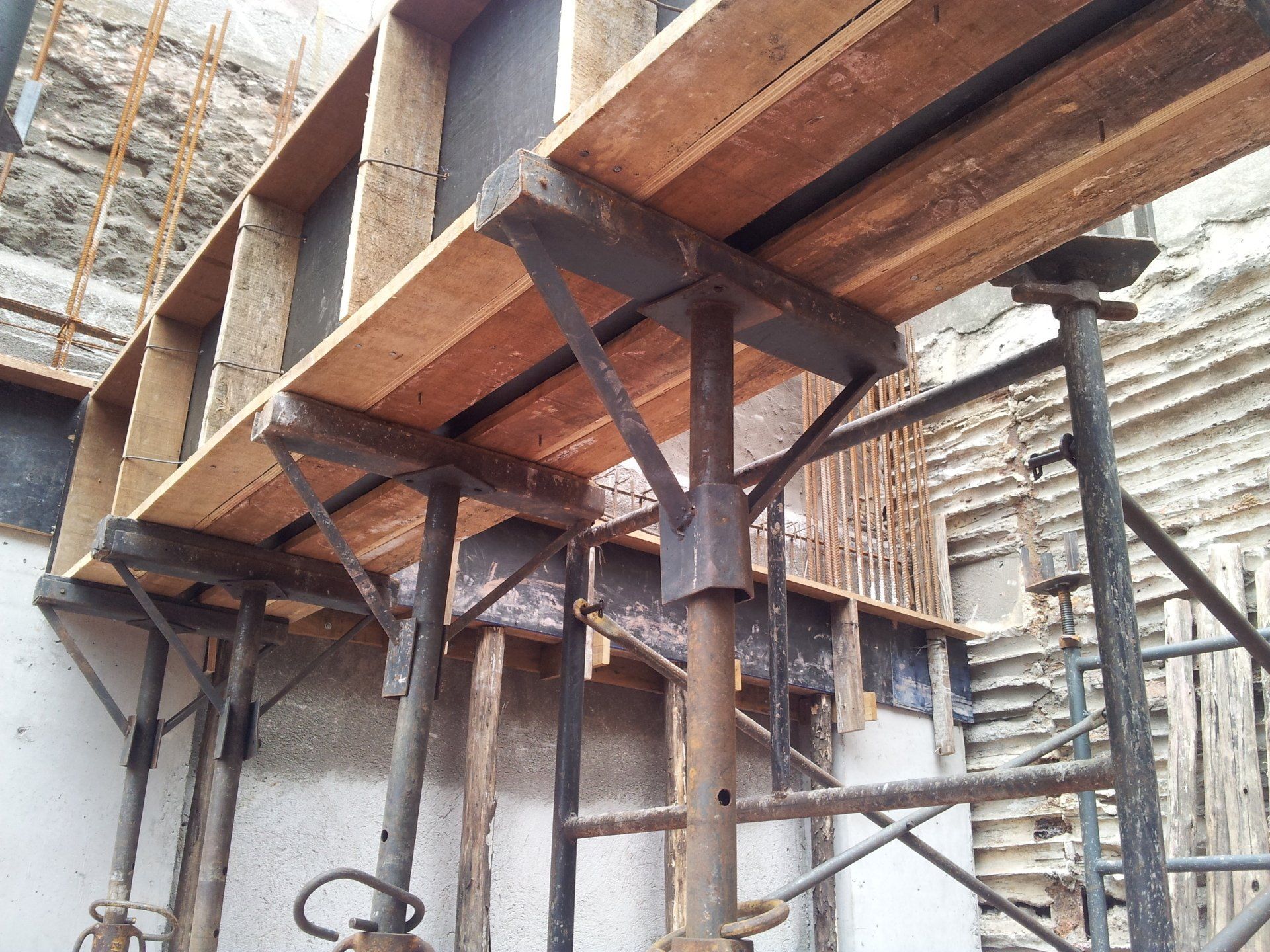 Escoras para Obras Equimax