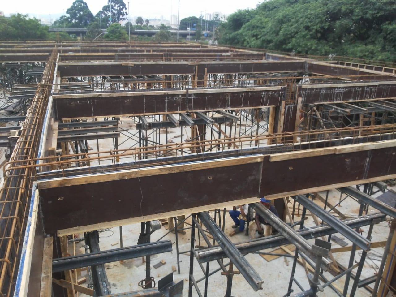 Escoras Equimax em Uso na Obra