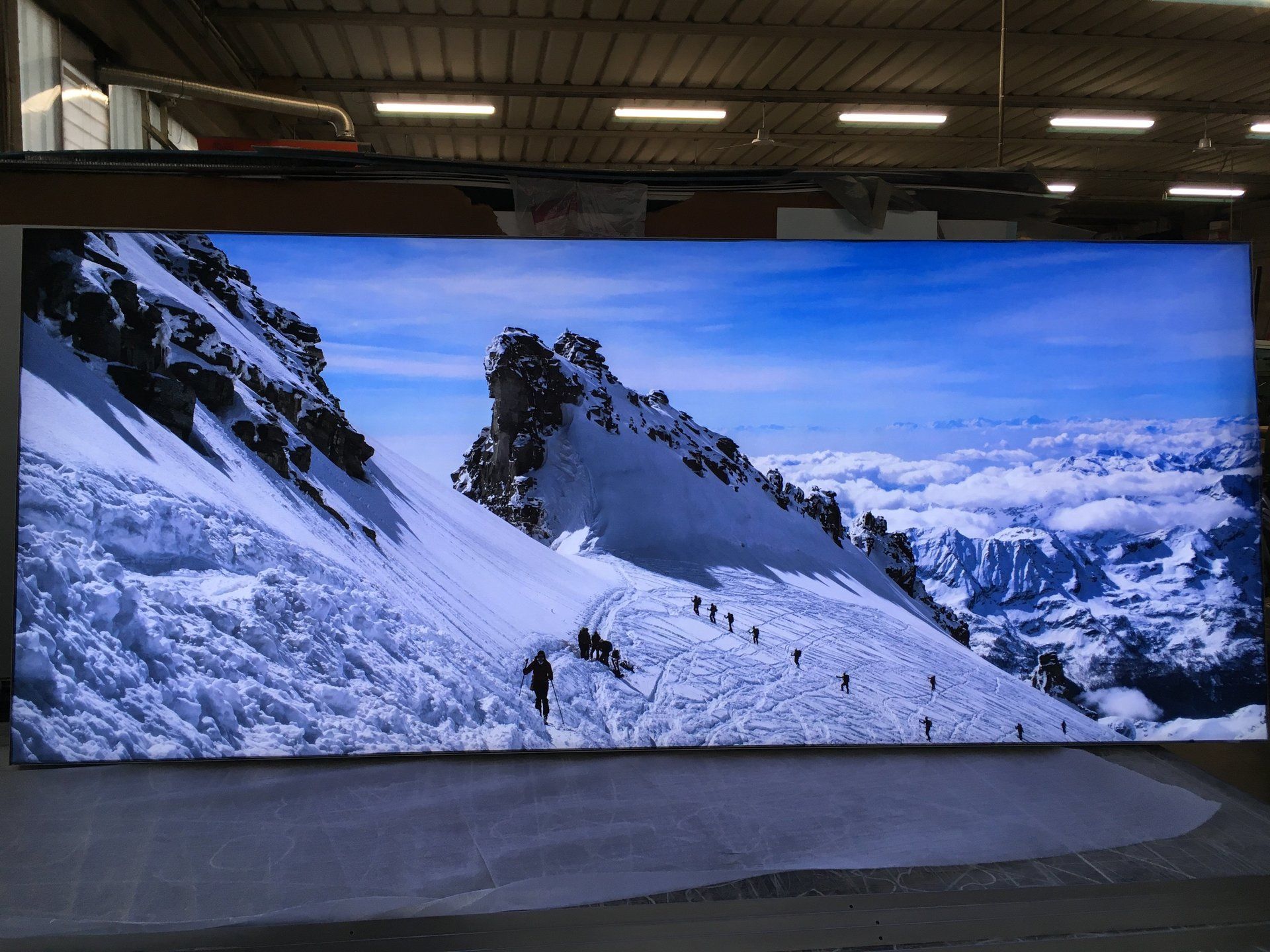 quadro luminoso di paesaggio di montagna