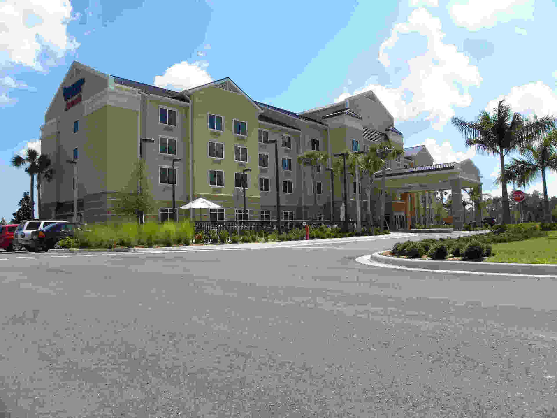 Huge Commercial Building — Closers in Brandon, FL