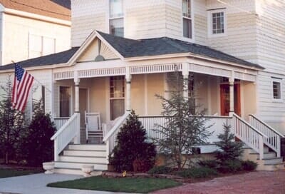 White House With USA Flag - Decking Services in Wyncote, PA