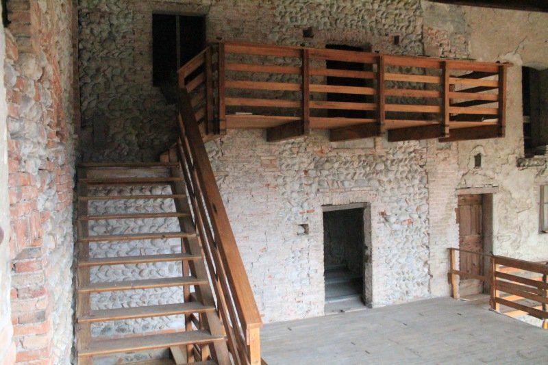 Cascinale con scale