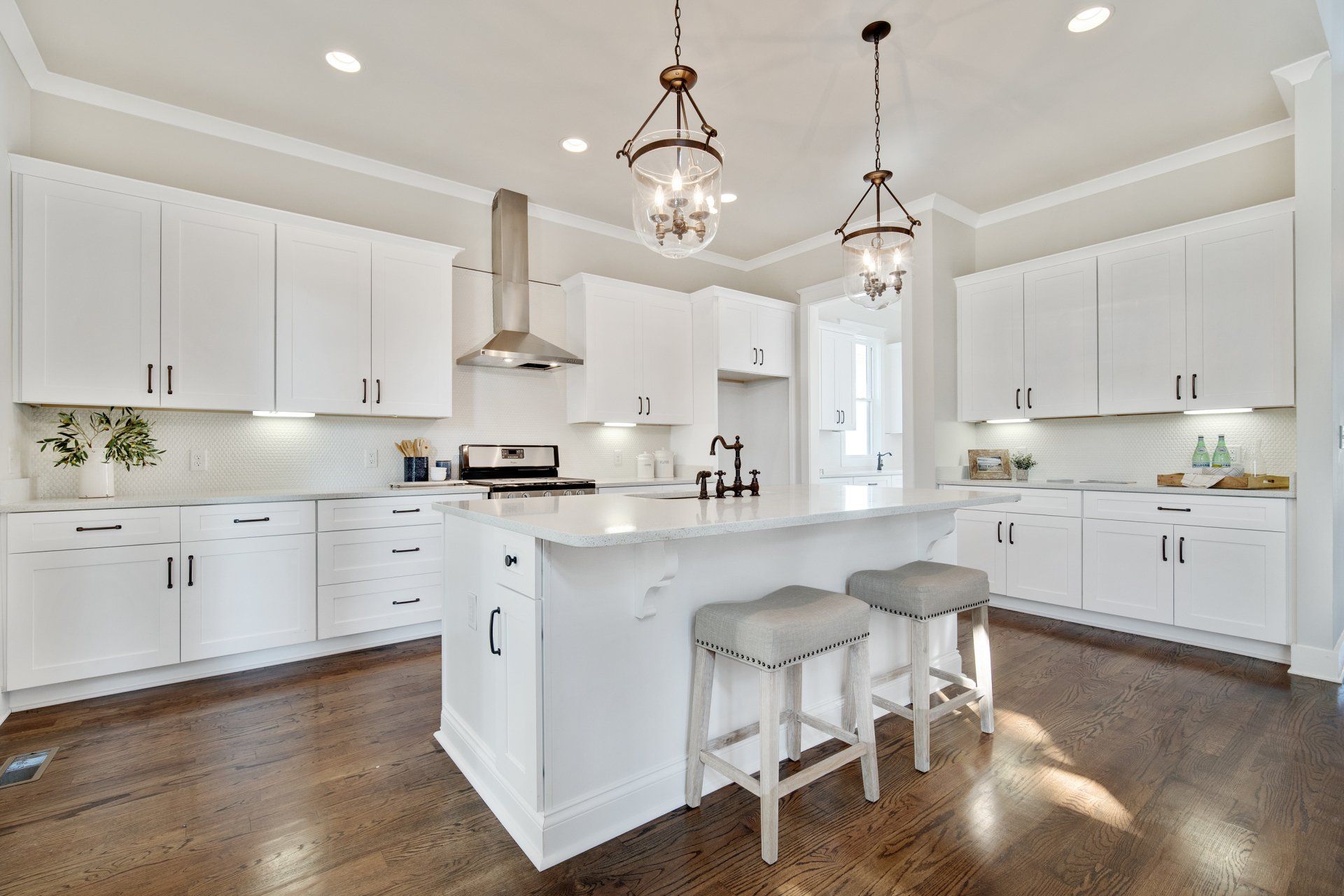 Clean, white kitchen in a Chattanooga, TN home. Chattanooga Real Estate Photographer