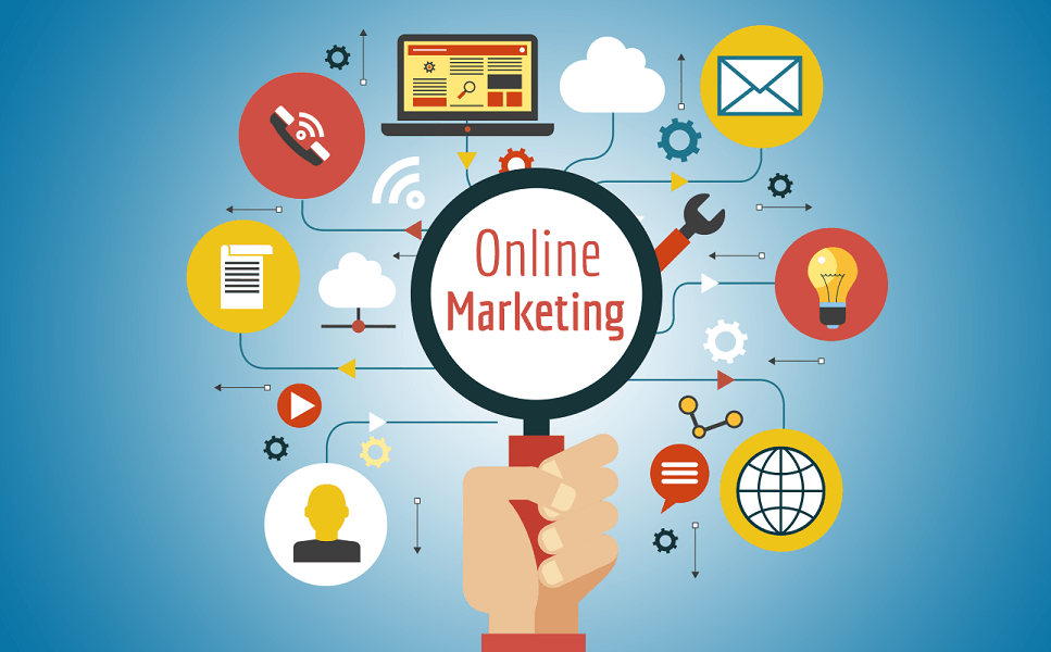 A hand is holding a magnifying glass that says `` online marketing ''.