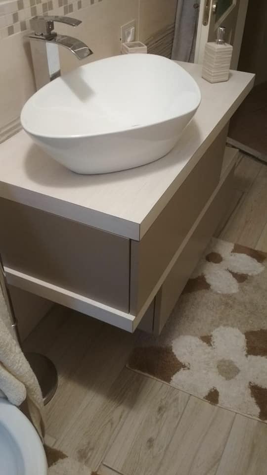 arredo bagno in legno