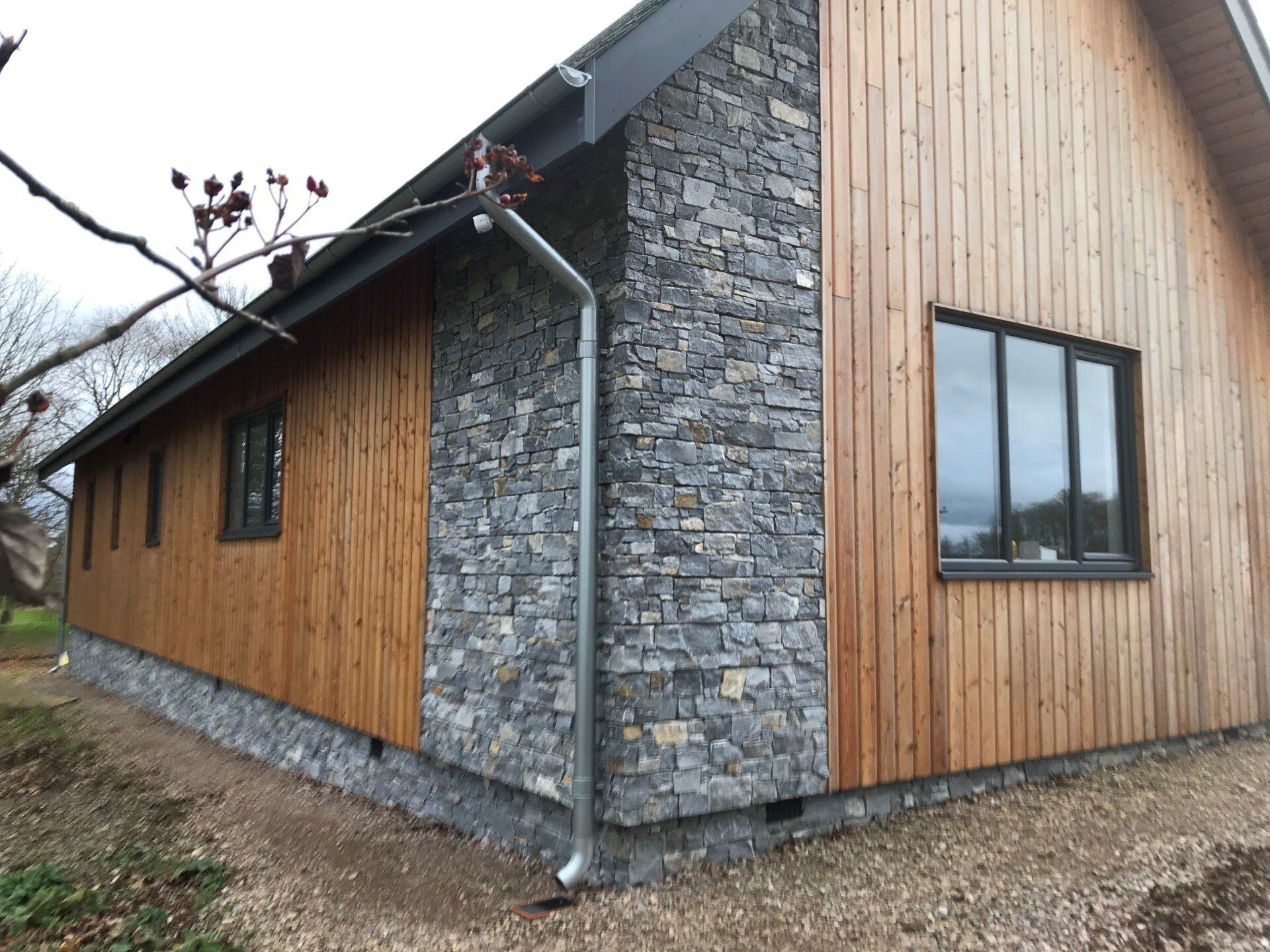 Panele Bluestone na elewacji