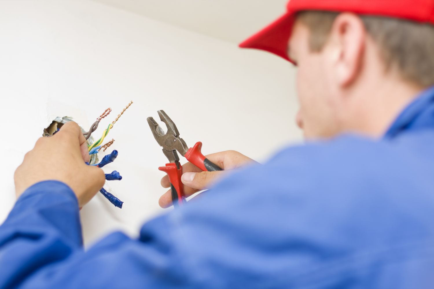 A master electrician in La Crosse, WI