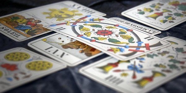 Cartas de Tarô com Patricia Vidente