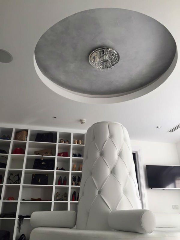 venetian plastery minimalist office