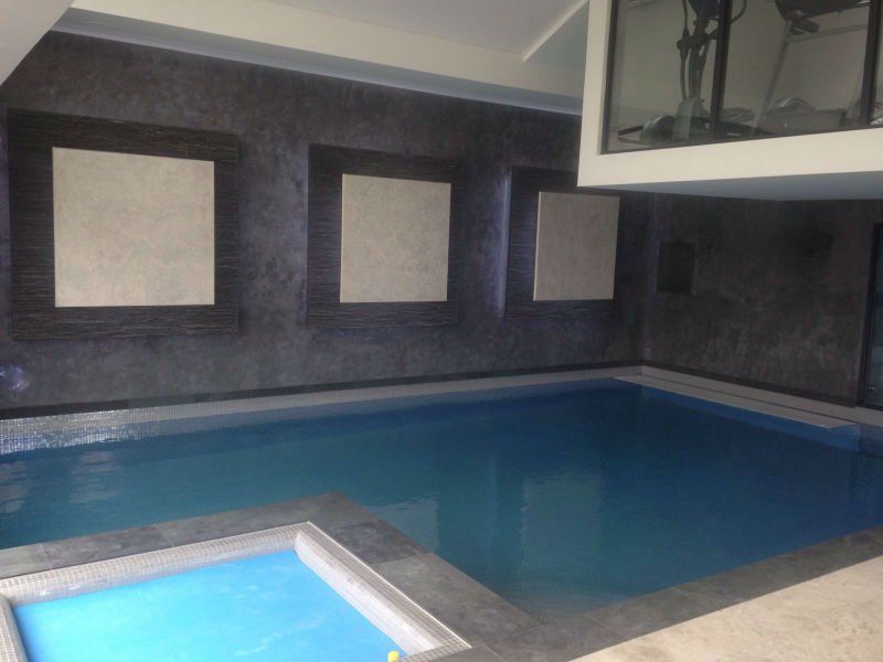 venetian plastery interior minimalist pool