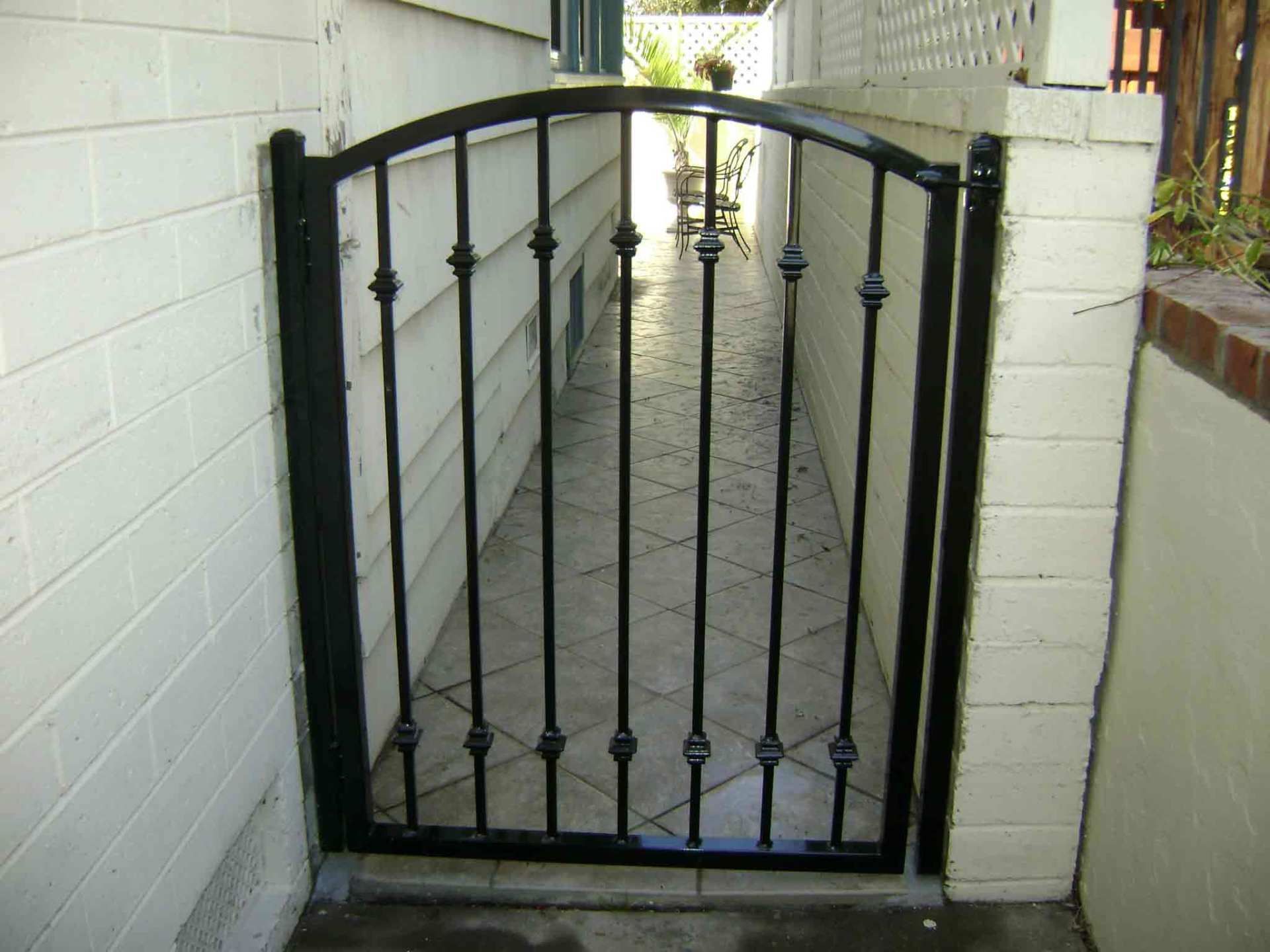 Hallway Fence — Ste. K Santee, CA — Sam's Fencing Inc.