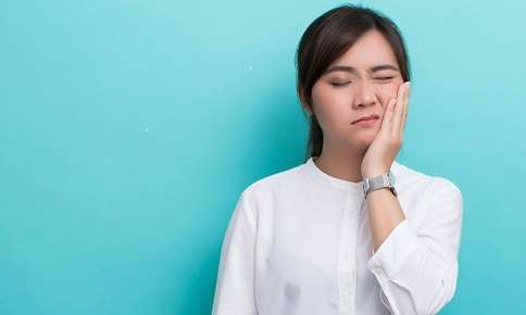 Woman with Toothache — Sunnyside, WA — Yakima Valley Chiropractic Center Woman with Toothache — Sunnyside, WA — Yakima Valley Chiropractic Center