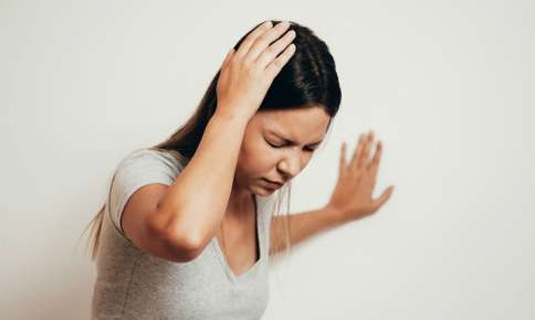 Woman Experiencing Vertigo — Sunnyside, WA — Yakima Valley Chiropractic Center Woman Experiencing Vertigo — Sunnyside, WA — Yakima Valley Chiropractic Center