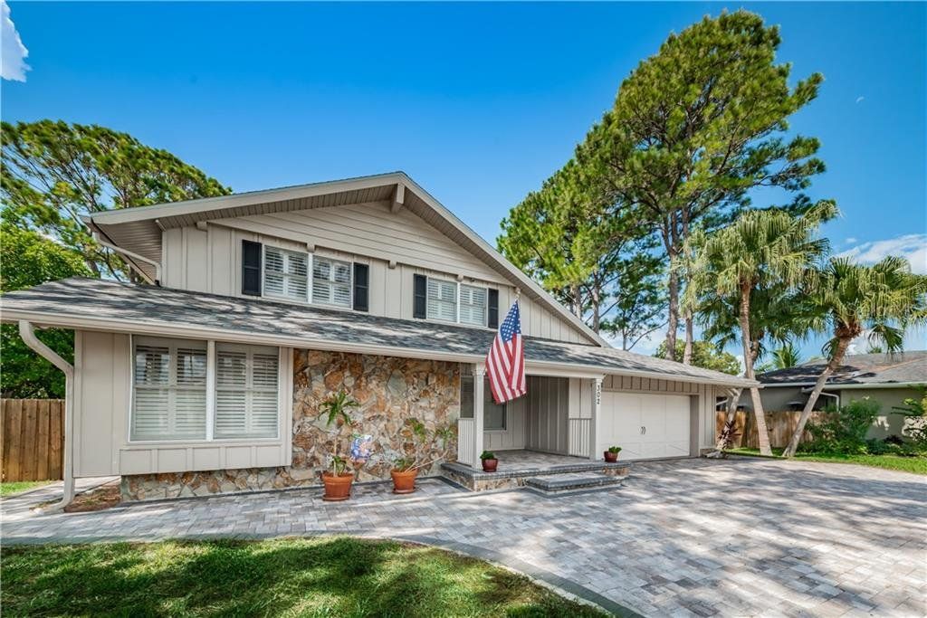302 Crosswinds Drive, Palm Harbor, FL 34683