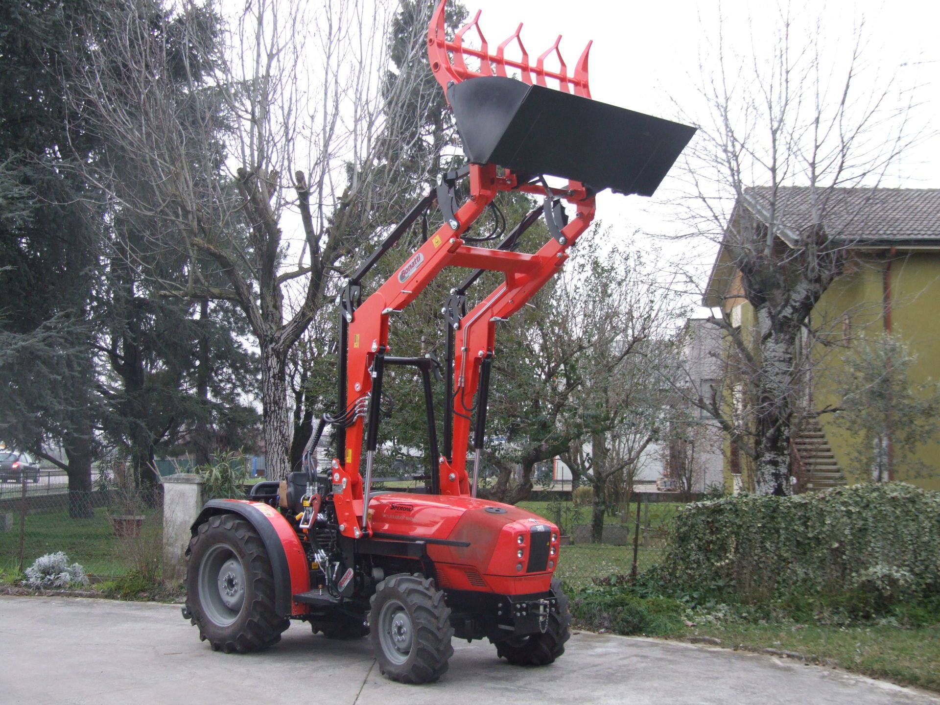 Caricatore frontale Mod. CF1 Benna con trattenitore