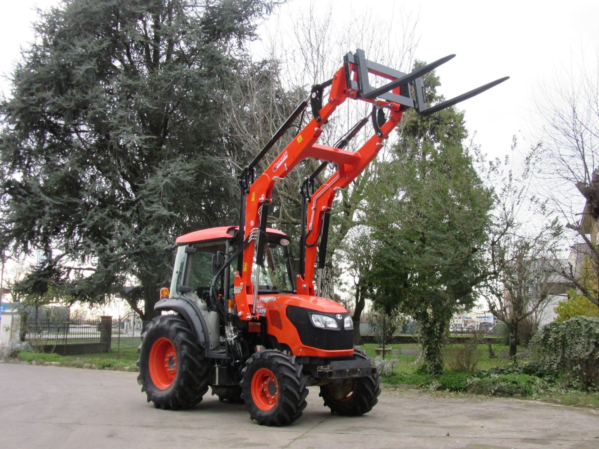 Caricatore frontale Mod. CF2 Benna con trattenitore