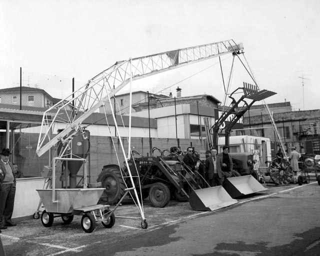 Ground lifting machines