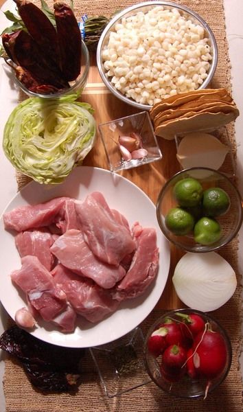 Ingredientes-para-preparar-pozole rojo Pozole rojo